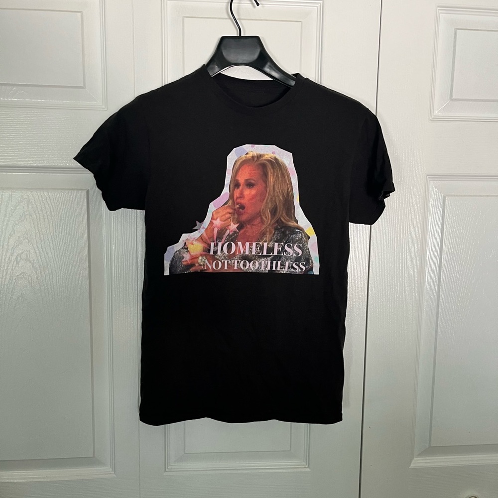Kathy Hilton homeless not toothless tee